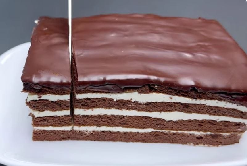 La mia zia mi ha fatto provare questa torta al cioccolato l’anno scorso, ora la rifaccio ogni Natale | Solo 126 Kcal!