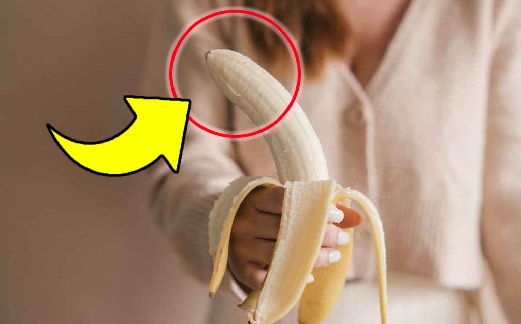 Mangiare la punta della banana, alcuni la buttano via: cosa succede al corpo se invece la mangi spesso!