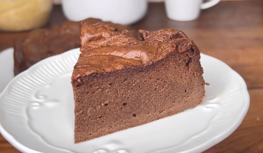 3 ingredienti e ho preparato questa fantastica torta al cioccolato, si scioglie in bocca: non c’è farina!