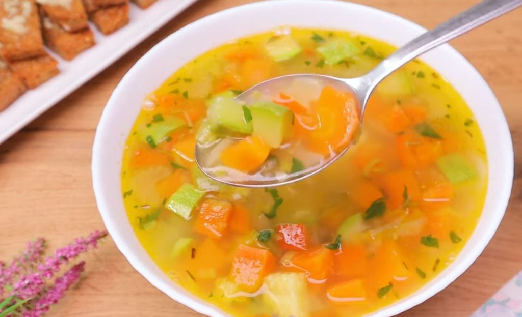 La zuppa della salute, un vero tesoro: la mangio almeno tre volte a settimana | Solo 160 calorie!