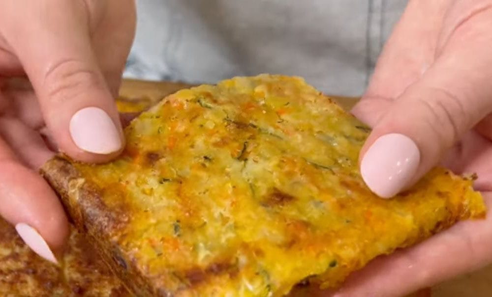 Focaccia di zucchine, carote e cipolla