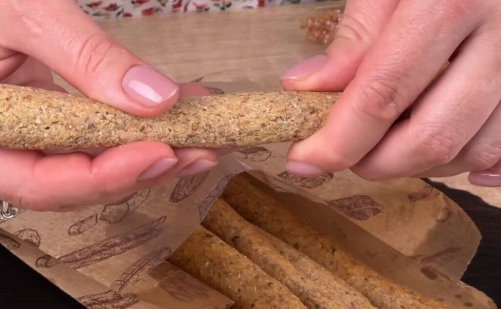 Ogni tanto invece del pane mangio questi grissini, ma uso i ceci e il riso per prepararli: NON CI CREDE MAI NESSUNO!