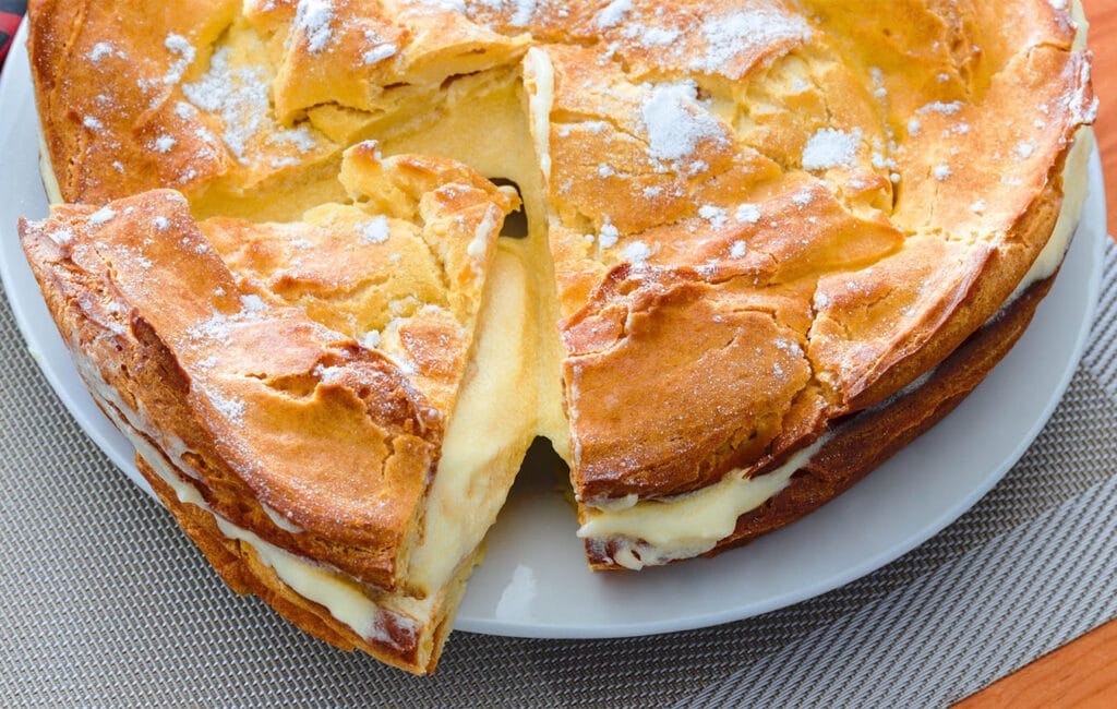 Ho preparato la torta karpatka, il dolce polacco che sta facendo impazzire tutti: è golosissima | Solo 180 Kcal!
