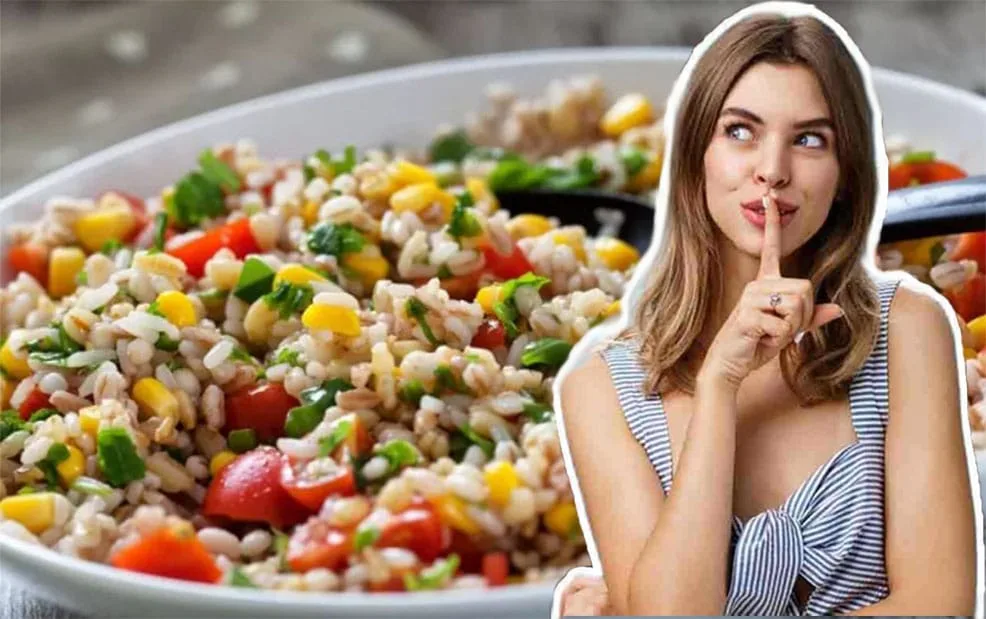 Le 5 insalate di riso proteiche migliori per la dieta (ho perso 10 chili): sane, complete e veloci da fare!