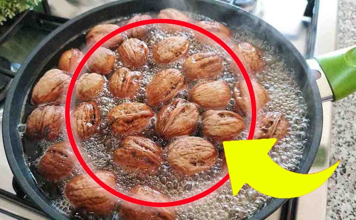 Butta le noci nell'acqua bollente: quel che accade ti stupirà!