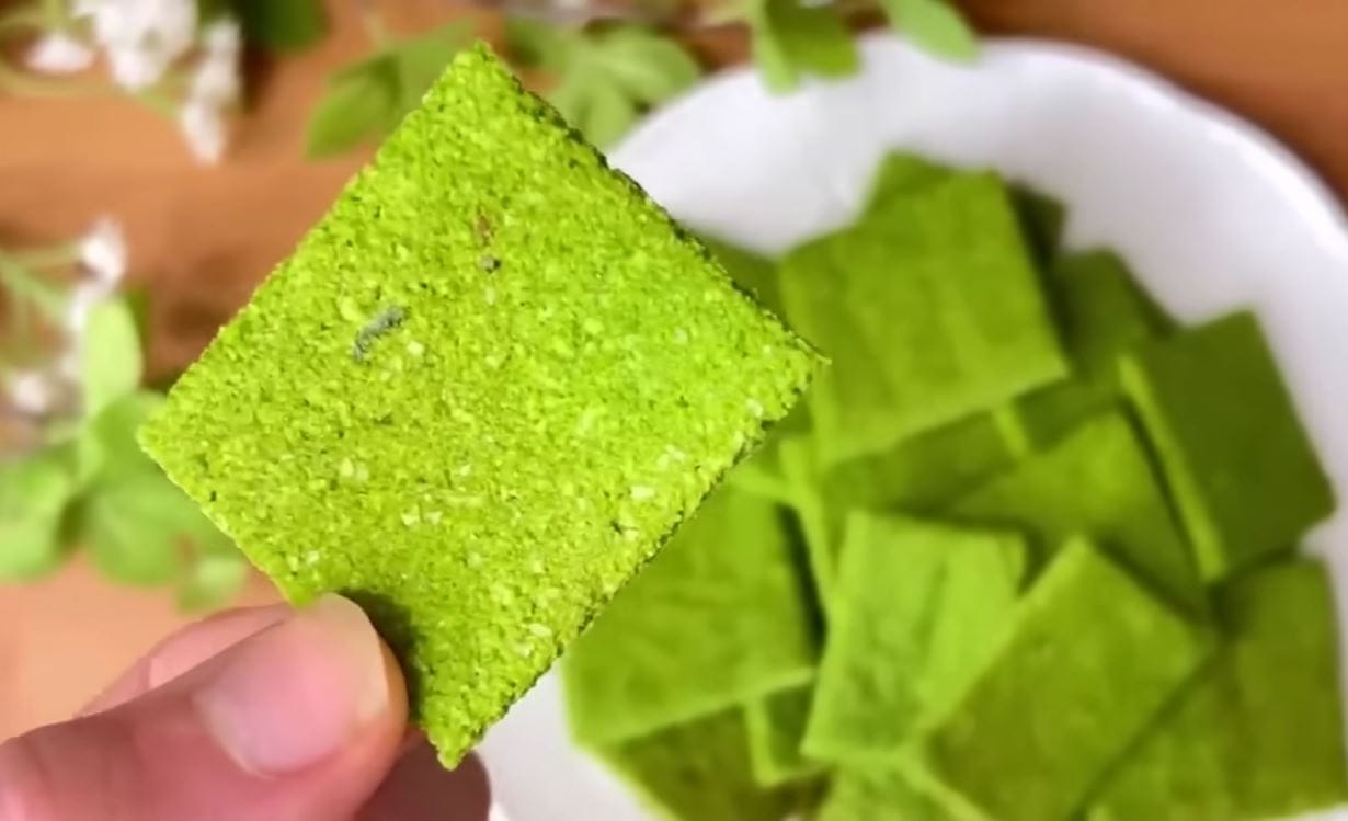 Crackers di mandorle e spinaci