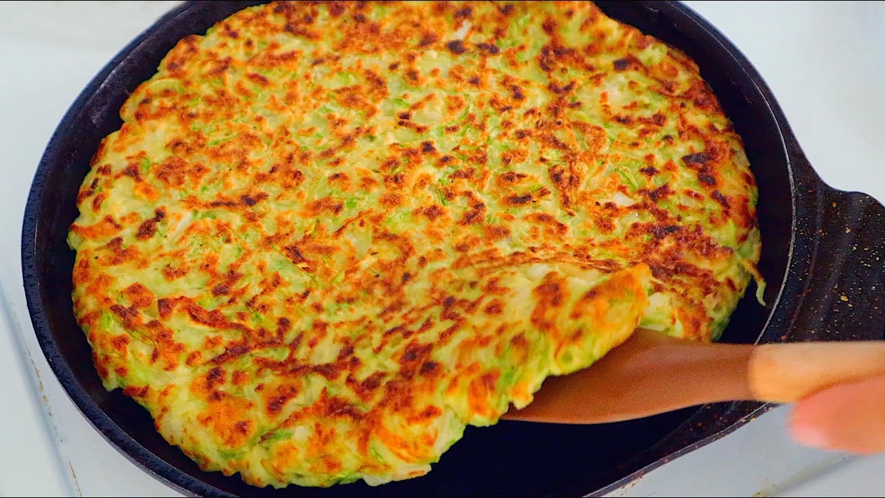 Pizza di zucchine salata