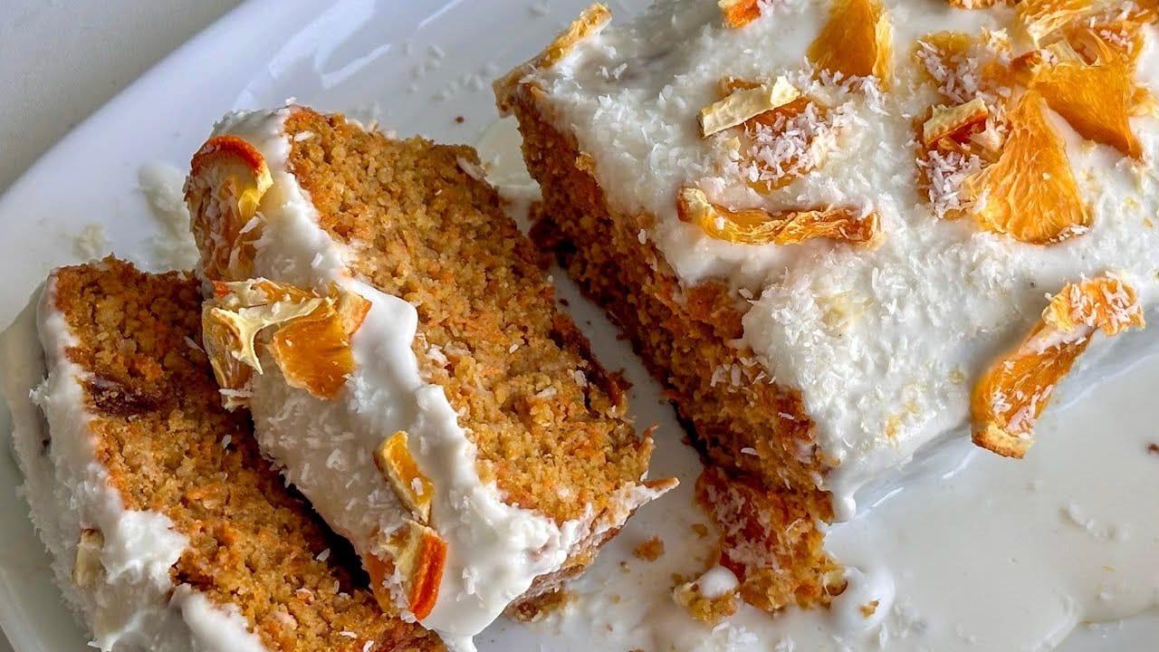 Plumcake di carote, mela, mandorle e avena