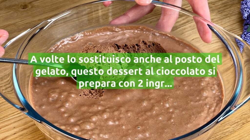 A volte lo sostituisco anche al posto del gelato, questo dessert al cioccolato si prepara con 2 ingredienti | Solo 165 Kcal!