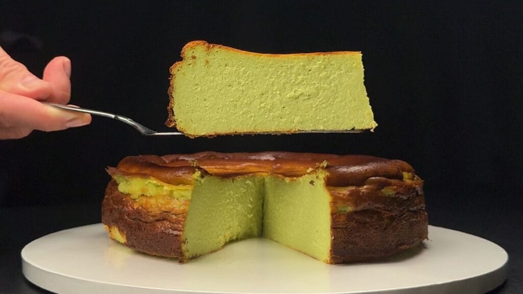 Mi è venuta un capolavoro questa cheesecake al pistacchio, hanno insistito tutti per sapere la ricetta | Solo 200 Kcal!