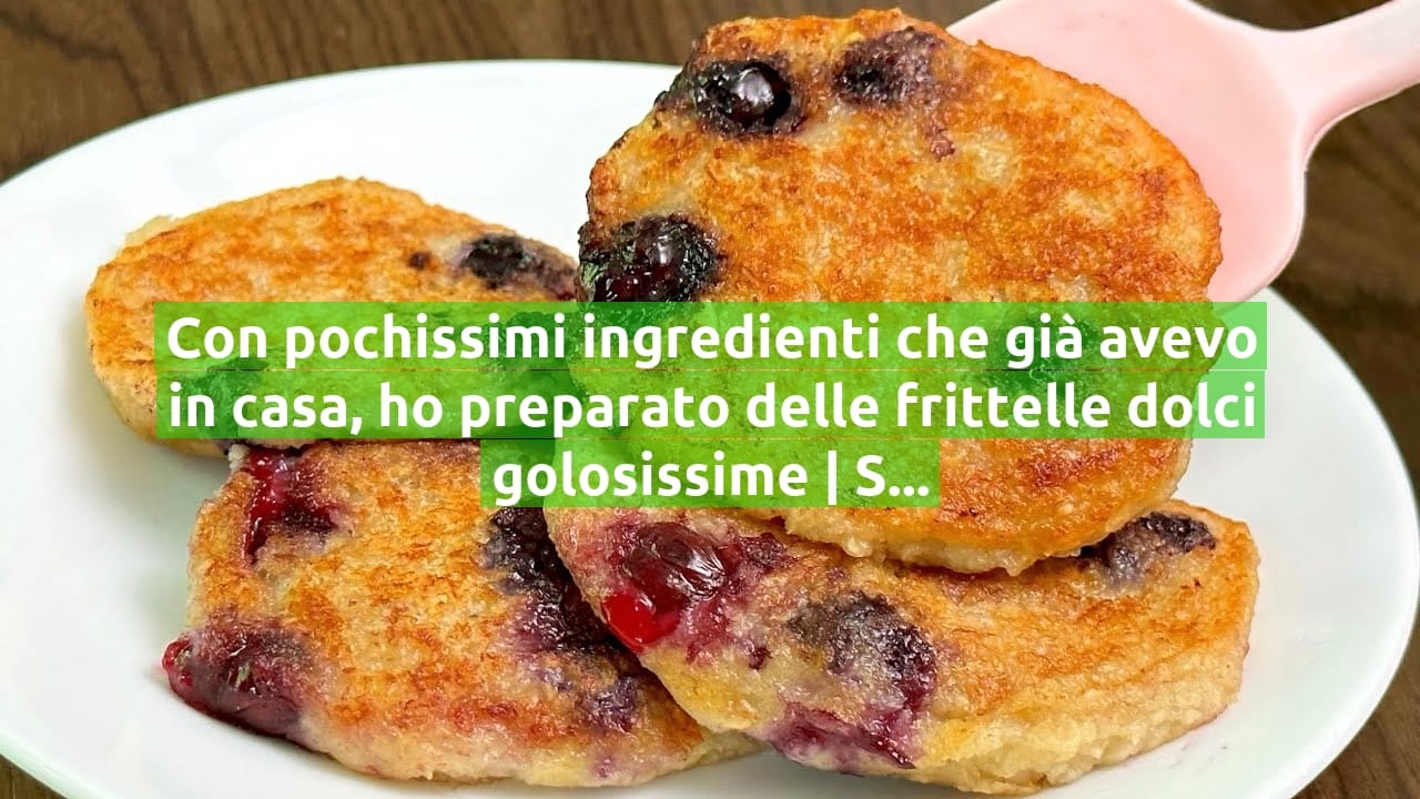 Con pochissimi ingredienti che già avevo in casa, ho preparato delle frittelle dolci golosissime | Solo 80 Kcal!