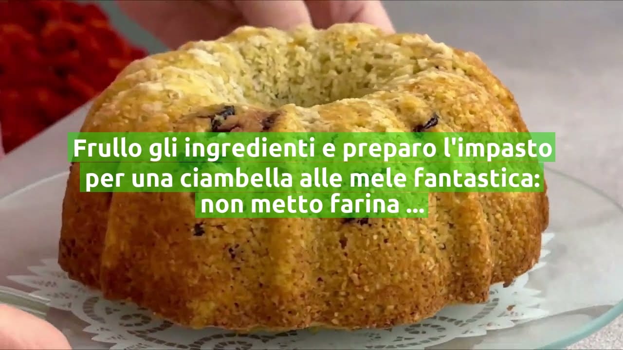 Frullo gli ingredienti e preparo l'impasto per una ciambella alle mele fantastica: non metto farina | Solo 160 Kcal!