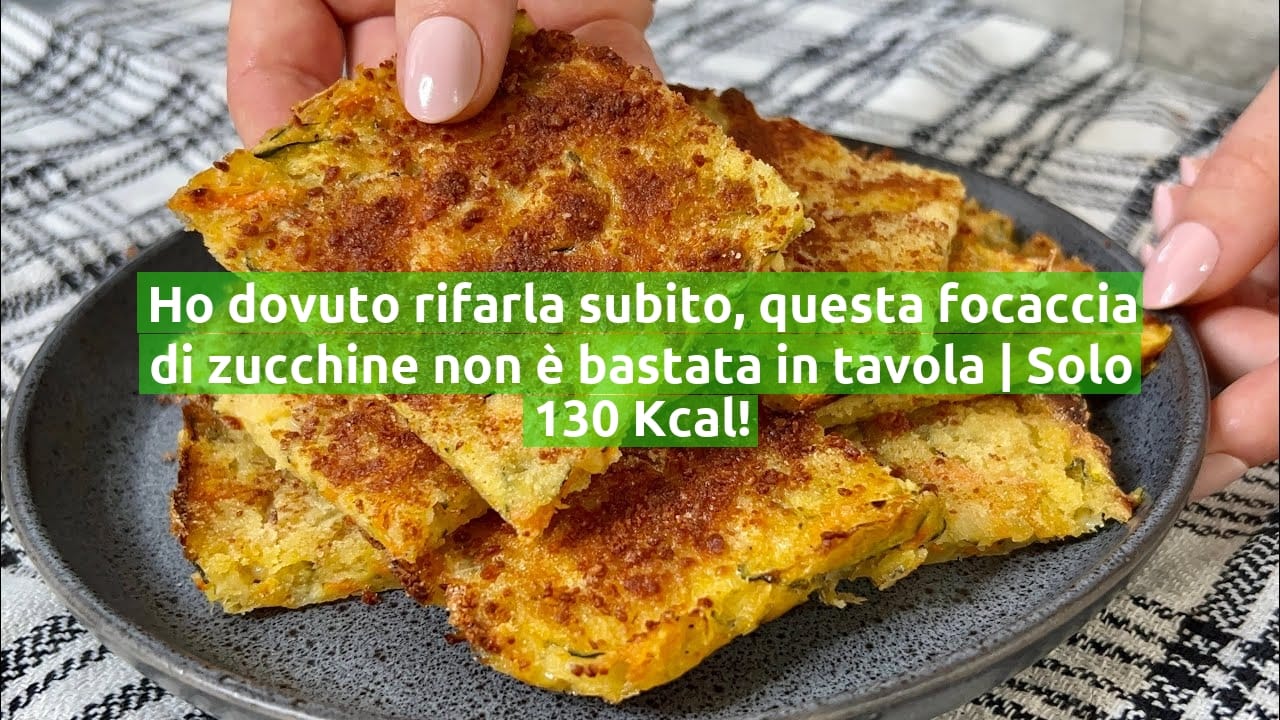 Ho dovuto rifarla subito, questa focaccia di zucchine non è bastata in tavola | Solo 130 Kcal!