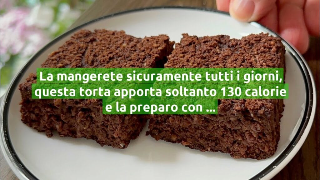 La mangerete sicuramente tutti i giorni, questa torta apporta soltanto 130 calorie e la preparo con le mele e avena!