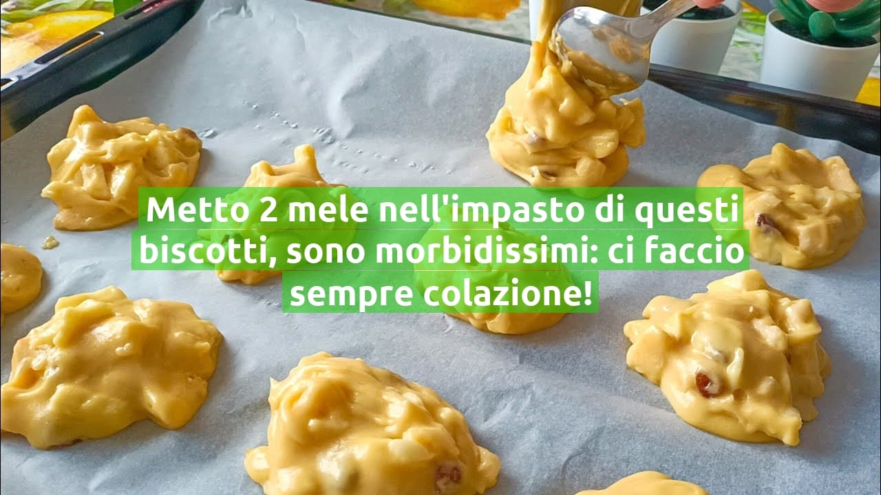 Metto 2 mele nell'impasto di questi biscotti, sono morbidissimi: ci faccio sempre colazione!