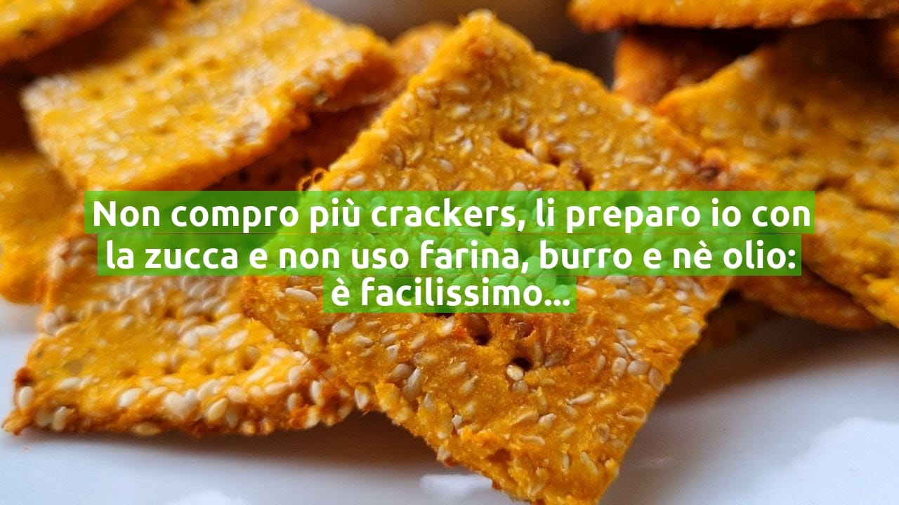 Non compro più crackers, li preparo io con la zucca e non uso farina, burro e nè olio: è facilissimo e veloce!