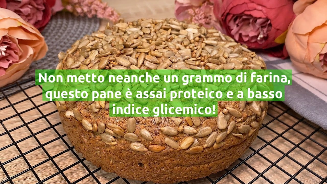 Non metto neanche un grammo di farina, questo pane è assai proteico e a basso indice glicemico!