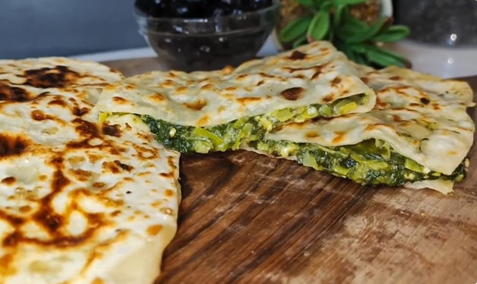 Piadina di spinaci e formaggio