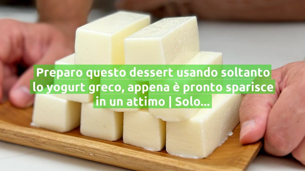 Preparo questo dessert usando soltanto lo yogurt greco, appena è pronto sparisce in un attimo | Solo 60 Kcal!