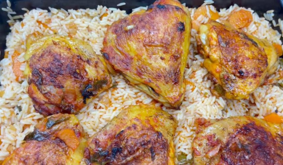 Sovracosce di pollo in salsa e riso