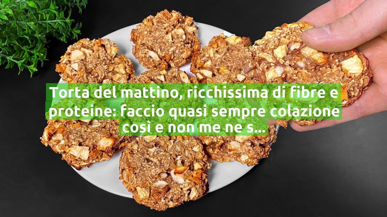 Torta del mattino, ricchissima di fibre e proteine: faccio quasi sempre colazione così e non me ne stanco mai!