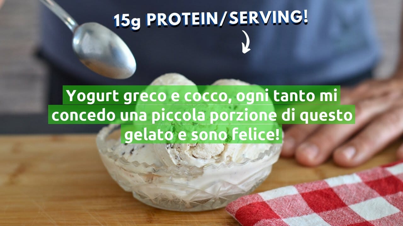 Yogurt greco e cocco, ogni tanto mi concedo una piccola porzione di questo gelato e sono felice!