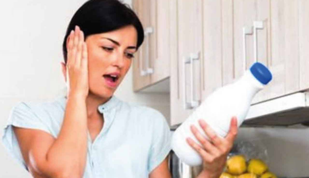 Latte scaduto, puoi ancora consumarlo se fai prima questo!