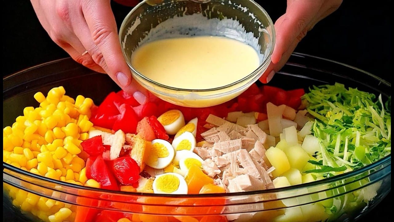 Insalata di pollo e uova di quaglia