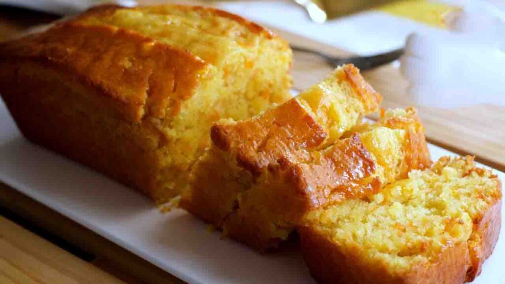 Spremi 2 arance e prepara subito questo plumcake con me di 145 calorie, me lo invidiano tutti: è soffice e profumatissimo!
