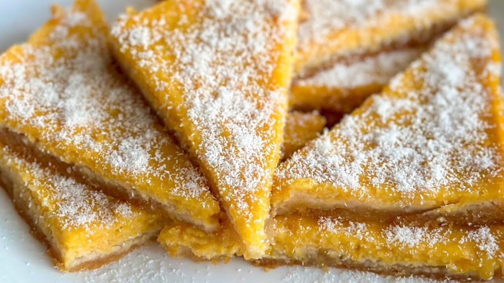 Non rinuncio al dolce la mattina, domani faccio colazione con questa torta al cocco e limone senza farina: è una crema in bocca!