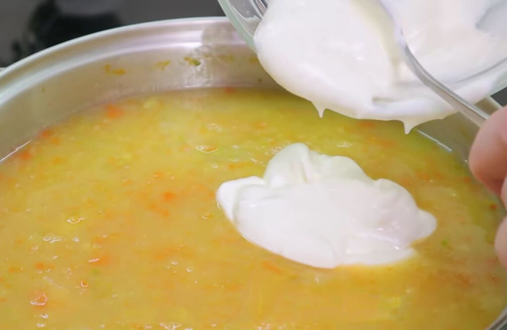 Oggi ho voglia di una zuppa calda, nutriente e leggera: con questa, non ti fermi più a mangiarla | Solo 200 Kcal!