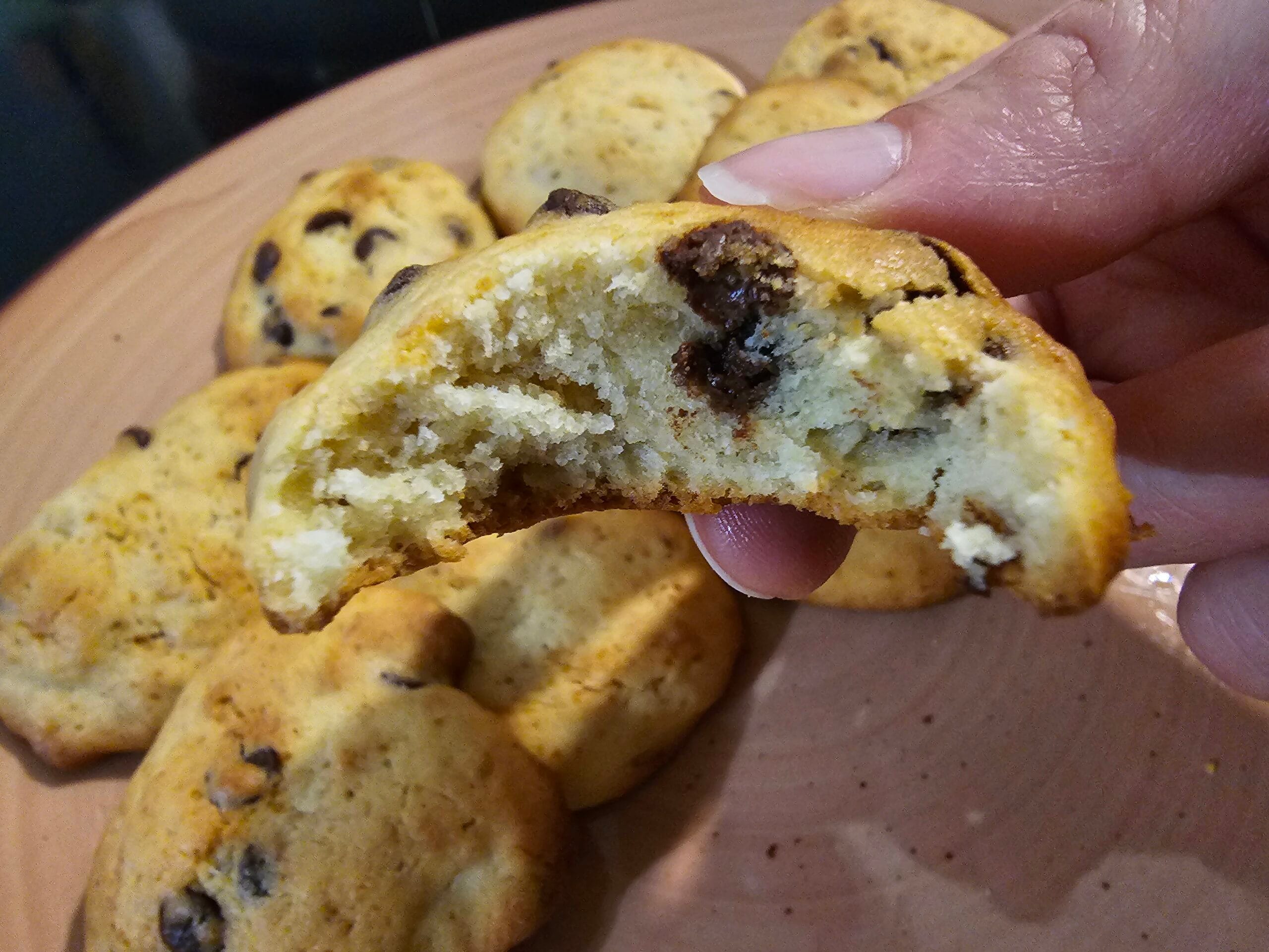 Biscotti banane e gocce di cioccolato