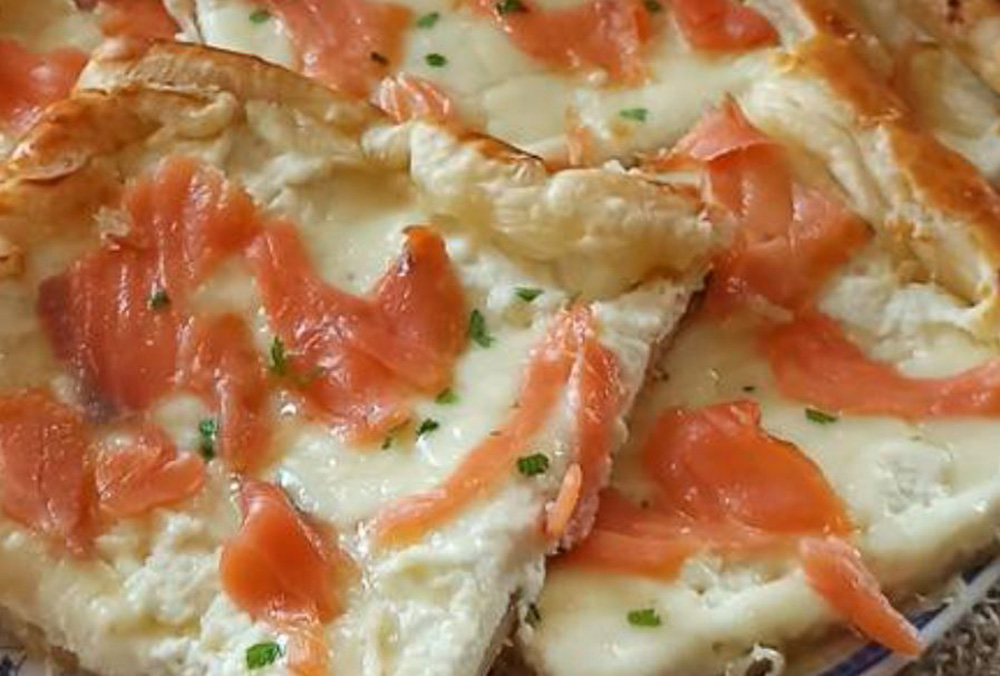 Focaccia di pane carasau, caciocavallo silano e salmone affumicato lidl