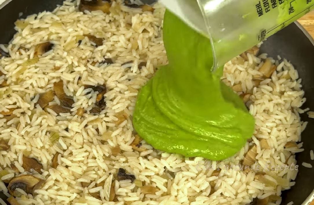 Riso con funghi e pesto di avocado e spinaci