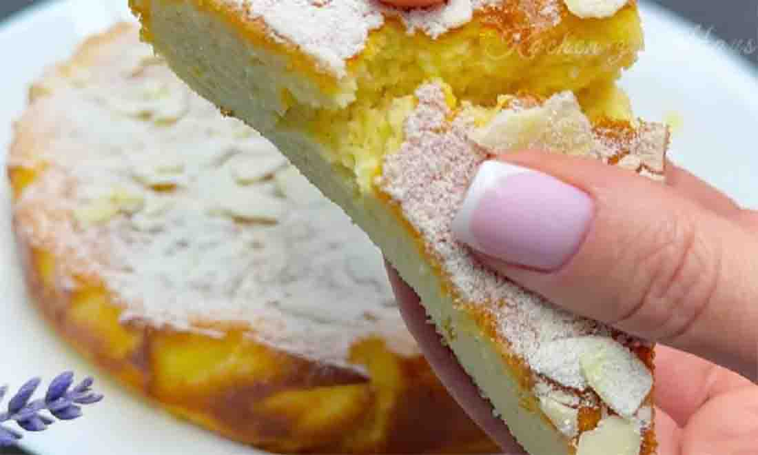 Torta di mandorle e formaggio cremoso