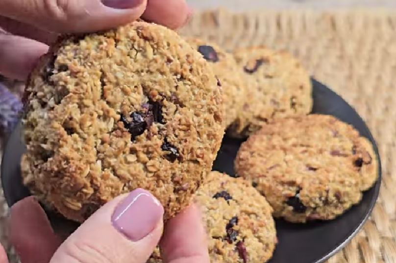 I biscotti naturali 5 ingredienti, ne mangio uno ogni volta che sento fame e mi passa all’istante: sani e energici!