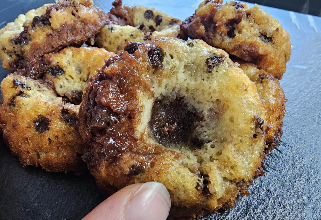 Ciambelline sofficissime di 95 Kcal, banana e cioccolato: non sono bastate, mio figlio mi ha chiesto di rifarle subito!