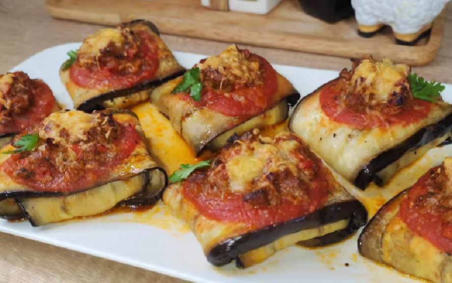 Ne mangi una e sei pronto subito a prenderne un’altra, queste melanzane creano dipendenza: per fortuna che sono dietetiche!
