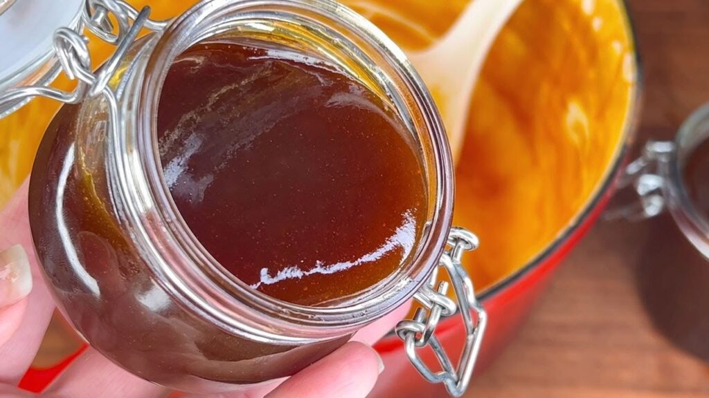 Questa mattina ho preparato il miele alla frutta, così non uso più zucchero per dolcificare: è naturale e ha solo 147 Kcal!