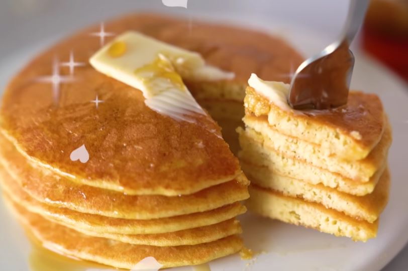 Pancake proteici e nutrienti per colazione: sazianti e energetici, zero farina raffinata e zero rimorsi!