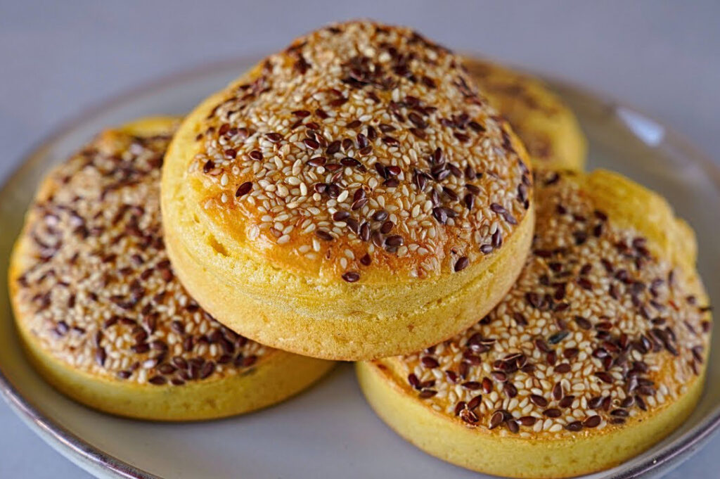 Sono mesi che non mangio farina, questo pane keto è low carb con tante proteine e fibre: me ne basta uno a pranzo per saziarmi!