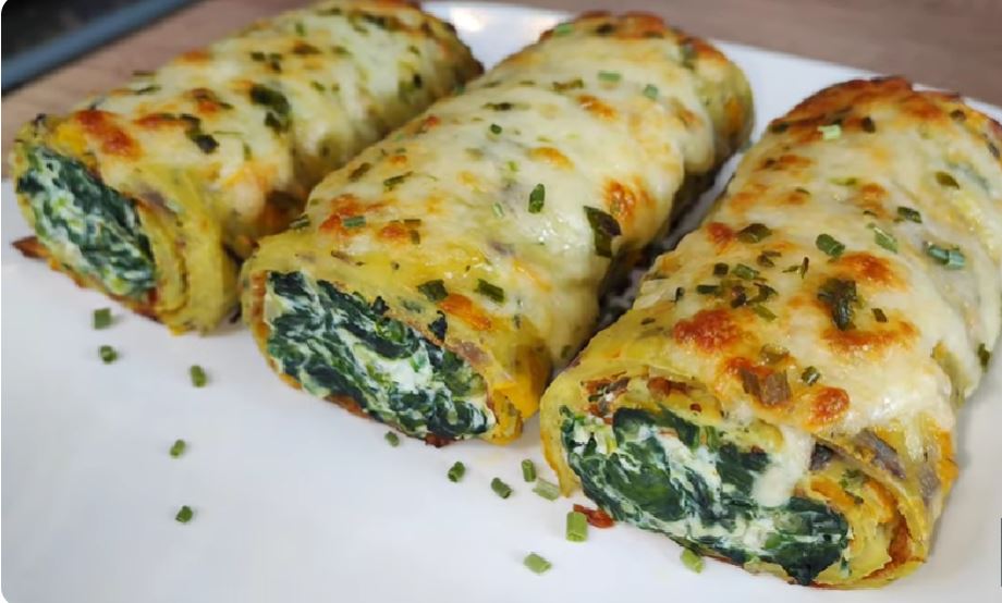 Stasera avevo voglia di qualcosa di diverso così mi sono fatta queste crepes di patate arrotolate ripiene: buone e anche salutari!