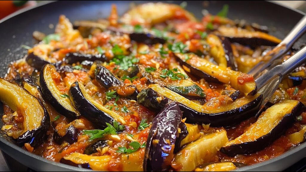 Un pranzo furbo, leggero e 100% vegetale con le melanzane: solo 170 calorie e mi tiene sazia a lungo!