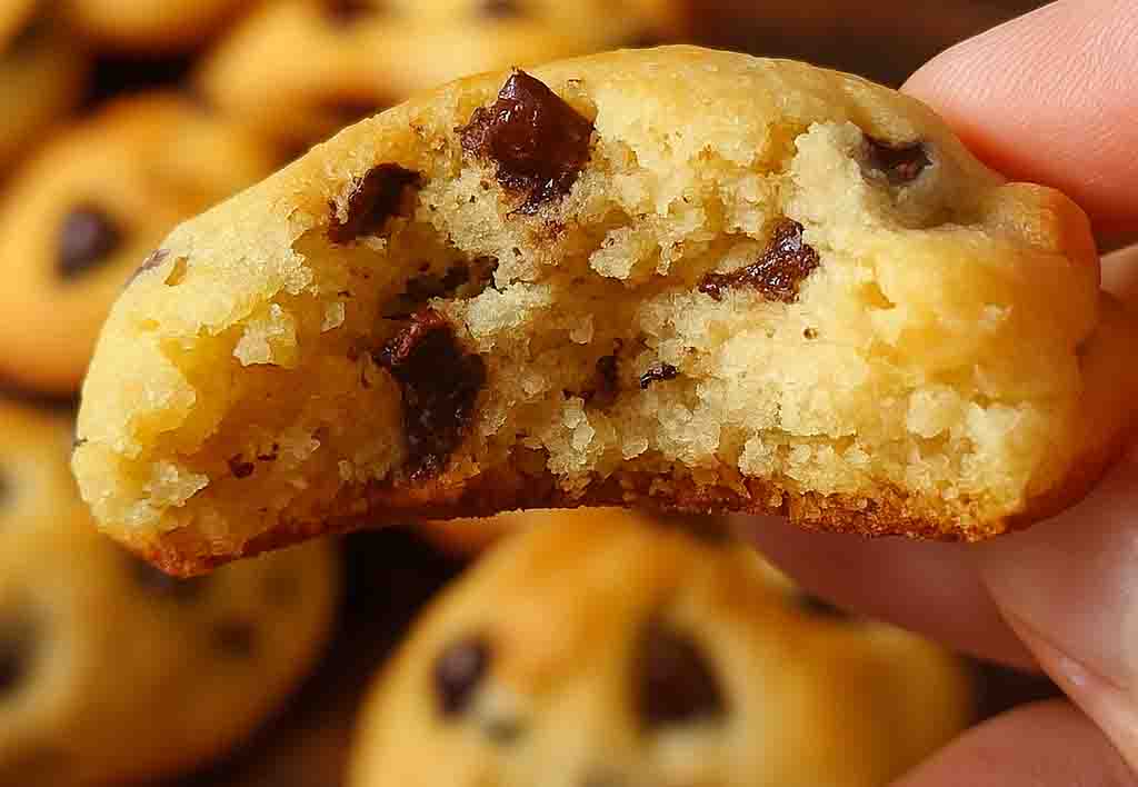 Con una banana matura, ci faccio i biscotti più buoni di sempre: sani, con poche calorie e non fanno salire la glicemia!