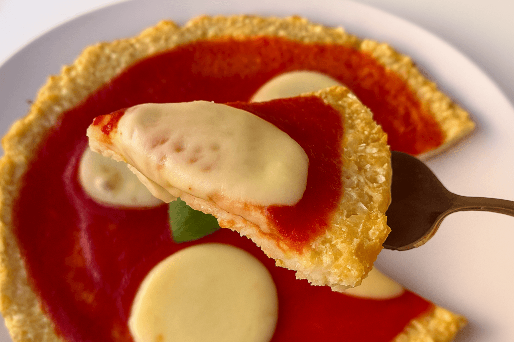La base non ha neanche 100 kcal: la pizza che mangio anche a dieta e sazia più di quella vera, senza farina e senza lievito!
