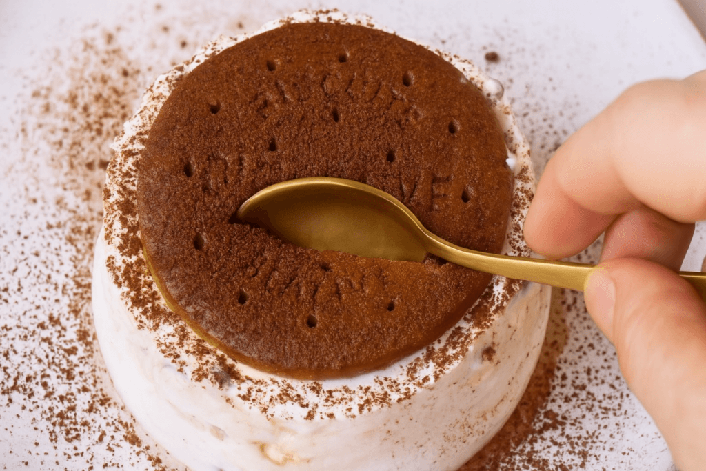 Quando non so cosa mangiare a colazione, preparo questo biscomisù: leggero, proteico e buonissimo anche appena svegli, 230 Kcal tutto!