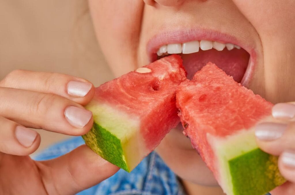 L’anguria fa davvero alzare la glicemia? Sono una nutrizionista e ti svelo quanta mangiarne o se sarebbe meglio eliminarla dalla dieta!