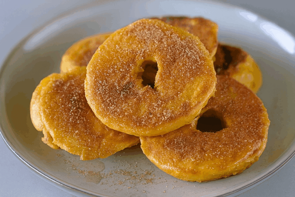 Frittelle di mele pronte in 15 minuti, senza zucchero e con ingredienti semplici: la ricetta che preparo ogni volta che ho voglia di dolce e non voglio sentirmi in colpa (solo 130 Kcal)!