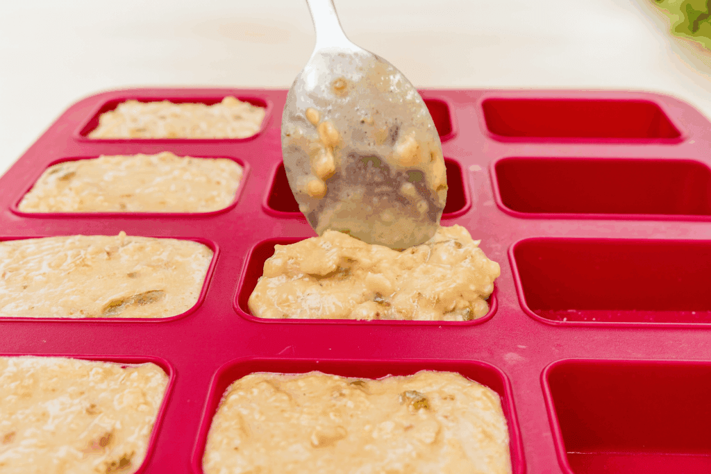 La mia colazione preferita fatta con zero zucchero, tanta frutta e un impasto così semplice che lo fai a occhi chiusi (o quasi) con solo 110 Kcal!