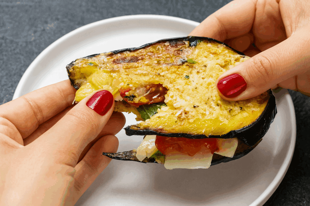 Pronti in 15 minuti: panini di melanzane con lattuga, formaggio e pomodoro il gioco è fatto – senza friggere nulla e con 120 Kcal!